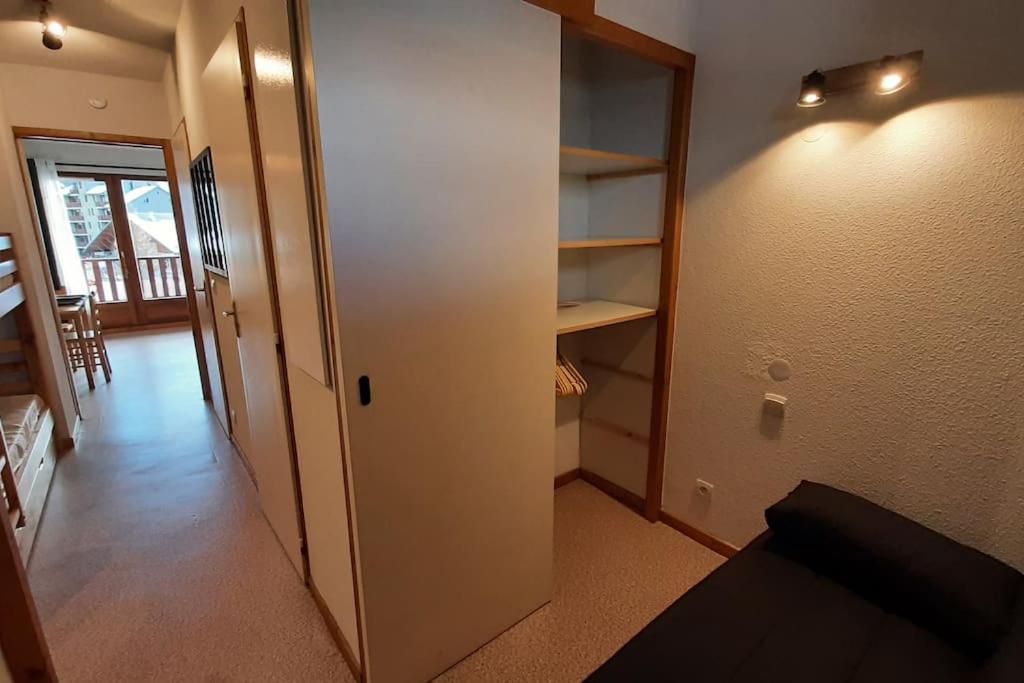 Superbe Appartement La Joue Du Loup Centre, 6 Personnes, Avec Parking Prive Le Devoluy Exterior photo